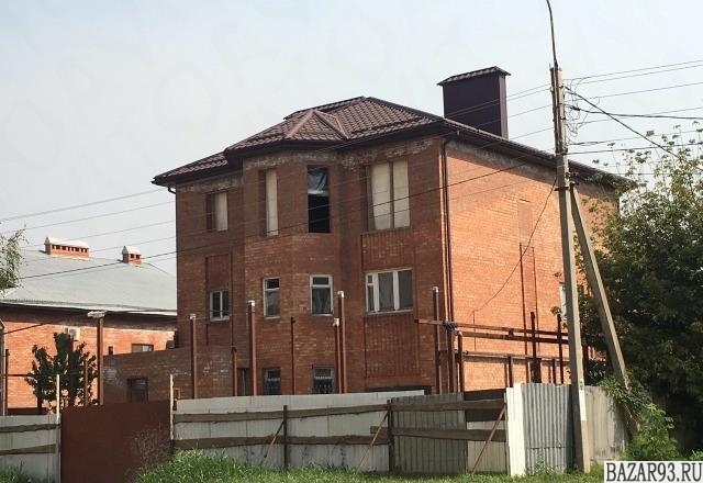 Продам дом 4-этажный дом 600 м² ( кирпич )  на участке 10. 5 сот.  ,  в черте го