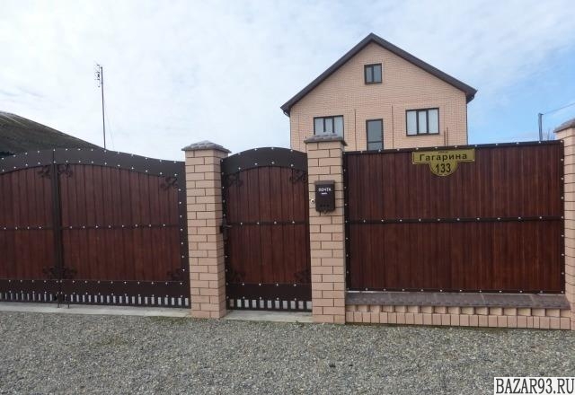 Продам дом 2-этажный дом 250 м² ( кирпич )  на участке 5 сот.  ,  в черте города