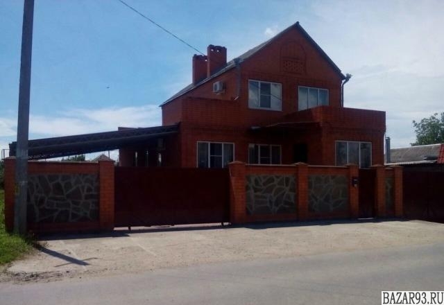 Продам дом 2-этажный дом 290 м² ( кирпич )  на участке 8 сот.  ,  в черте города