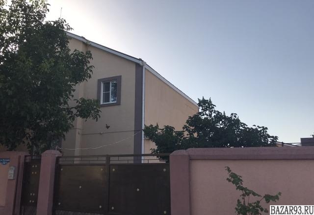 Продам дом 3-этажный дом 365 м² ( кирпич )  на участке 8. 1 сот.  ,  в черте гор