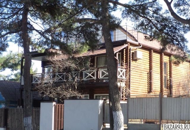 Сдам дом посуточно 3-этажный дом 200 м² ( бревно )  на участке 3 сот.  ,  в черт