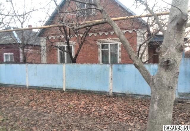 Продам дом 1-этажный дом 105 м² ( кирпич )  на участке 30 сот.  ,  10 км до горо