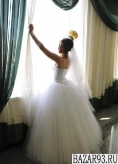 Свадебное платье и полный набор невесты