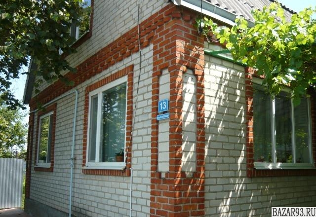 Продам дом 1-этажный дом 90 м² ( кирпич )  на участке 5 сот.  ,  в черте города