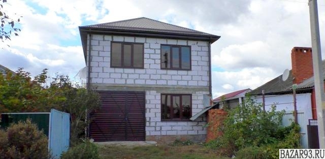 Продам дом 2-этажный дом 203 м² ( пеноблоки )  на участке 4 сот.  ,  в черте гор
