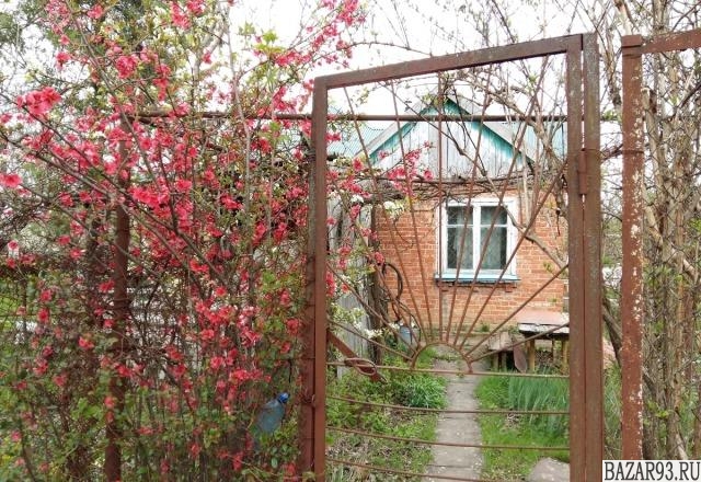 Продам дачу 1-этажный дом 30 м² ( кирпич )  на участке 5 сот.  ,  1 км до города