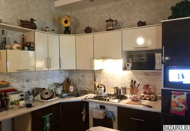 Продам дом 1-этажный дом 110 м² ( кирпич )  на участке 6 сот.  ,  в черте города
