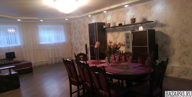 Продам дом 2-этажный дом 280 м² ( кирпич )  на участке 8 сот.  ,  в черте города