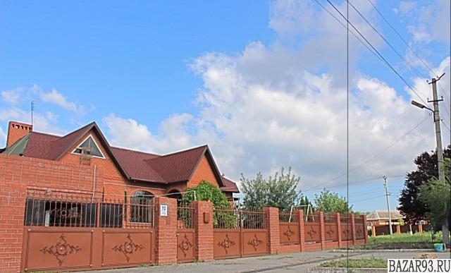 Продам дом 1-этажный дом 300 м² ( кирпич )  на участке 10 сот.  ,  в черте город