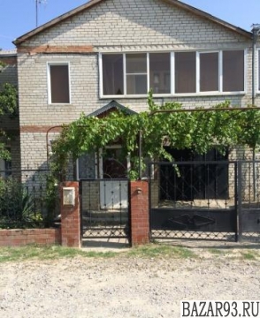 Продам дом 2-этажный дом 207 м² ( кирпич )  на участке 6 сот.  ,  в черте города