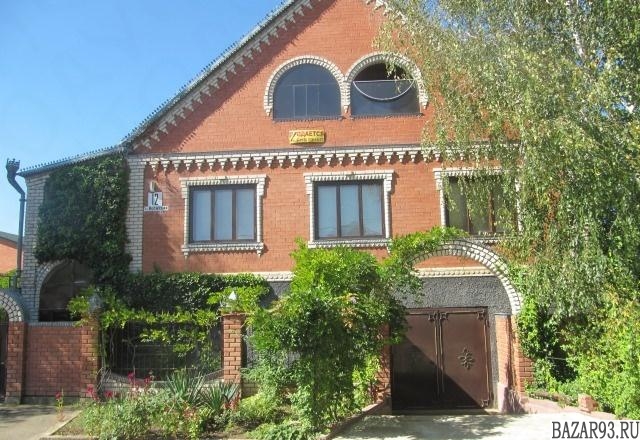 Продам дом 3-этажный дом 467 м² ( кирпич )  на участке 6 сот.  ,  в черте города
