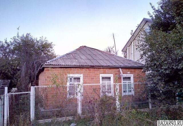 Продам дом 1-этажный дом 43 м² ( кирпич )  на участке 10 сот.  ,  2 км до города