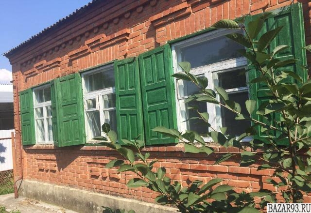 Продам дом 1-этажный дом 64 м² ( кирпич )  на участке 7 сот.  ,  в черте города
