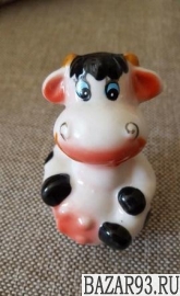 Керамическая статуэтка коровка