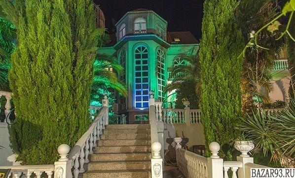 Сдам коттедж посуточно 4-этажный коттедж 600 м² ( кирпич )  на участке 12 сот.