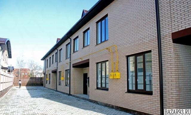 Продам таунхаус 2-этажный таунхаус 102 м² ( кирпич )  на участке 8 сот.  ,  в че