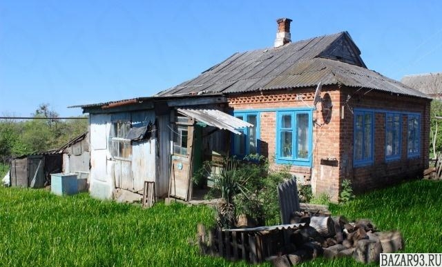 Продам дом 1-этажный дом 50 м² ( кирпич )  на участке 7 сот.  ,  30 км до города